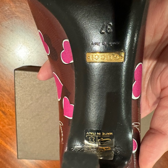 Authentic Gucci bumps sz 37 - Picture 5 of 8